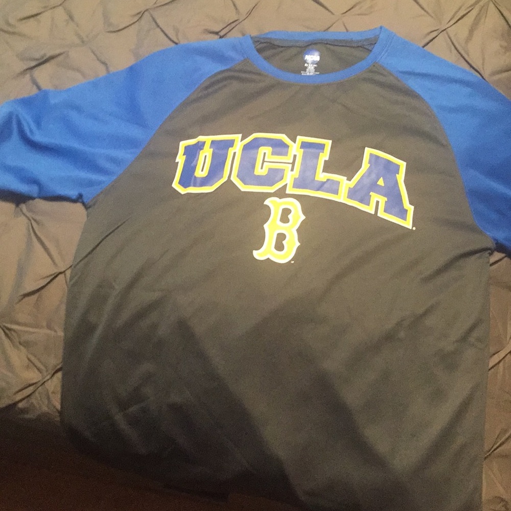 UCLA BRUINS. T SHIRT. SIZE MEDIUM. BARELY WORN